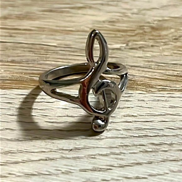 Jewelry - Silver Tone Music Note Treble Clef Ring